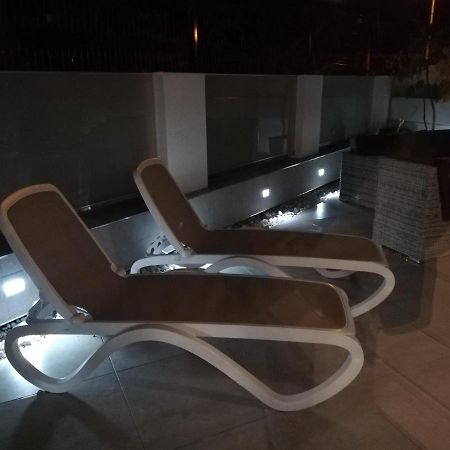 דירות אדחה Luxury Townhouse מראה חיצוני תמונה