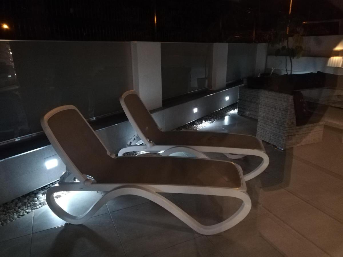 דירות אדחה Luxury Townhouse מראה חיצוני תמונה