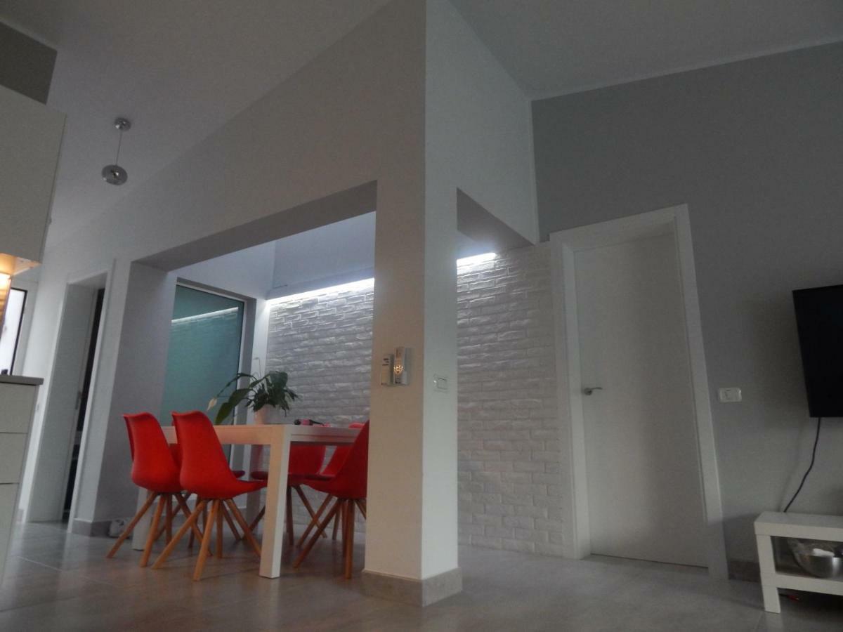 דירות אדחה Luxury Townhouse מראה חיצוני תמונה