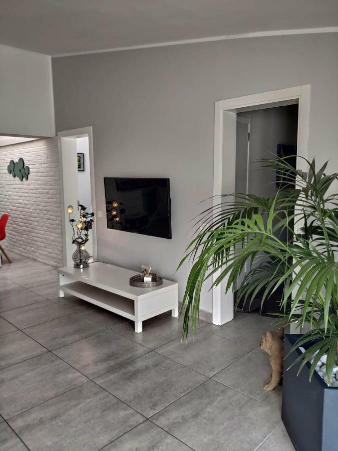דירות אדחה Luxury Townhouse מראה חיצוני תמונה